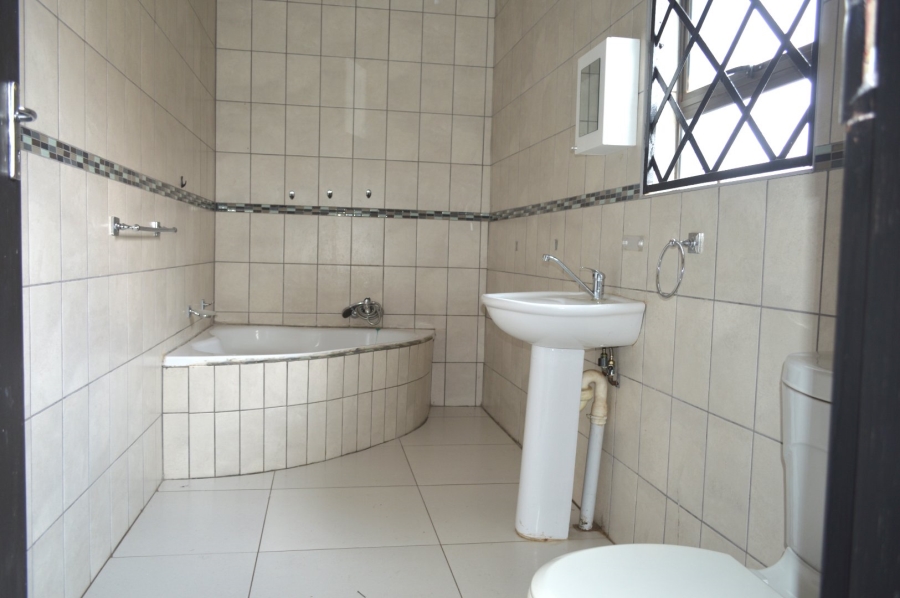 5 Bedroom Property for Sale in Flamwood North West